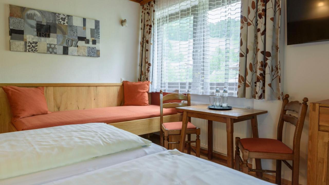 Hotel Landhaus Ausswinkl Russbach am Pass Gschütt Eksteriør billede