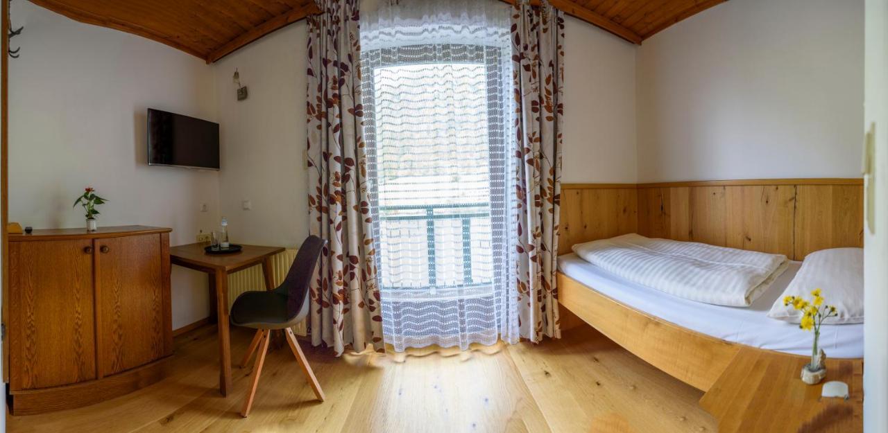 Hotel Landhaus Ausswinkl Russbach am Pass Gschütt Eksteriør billede
