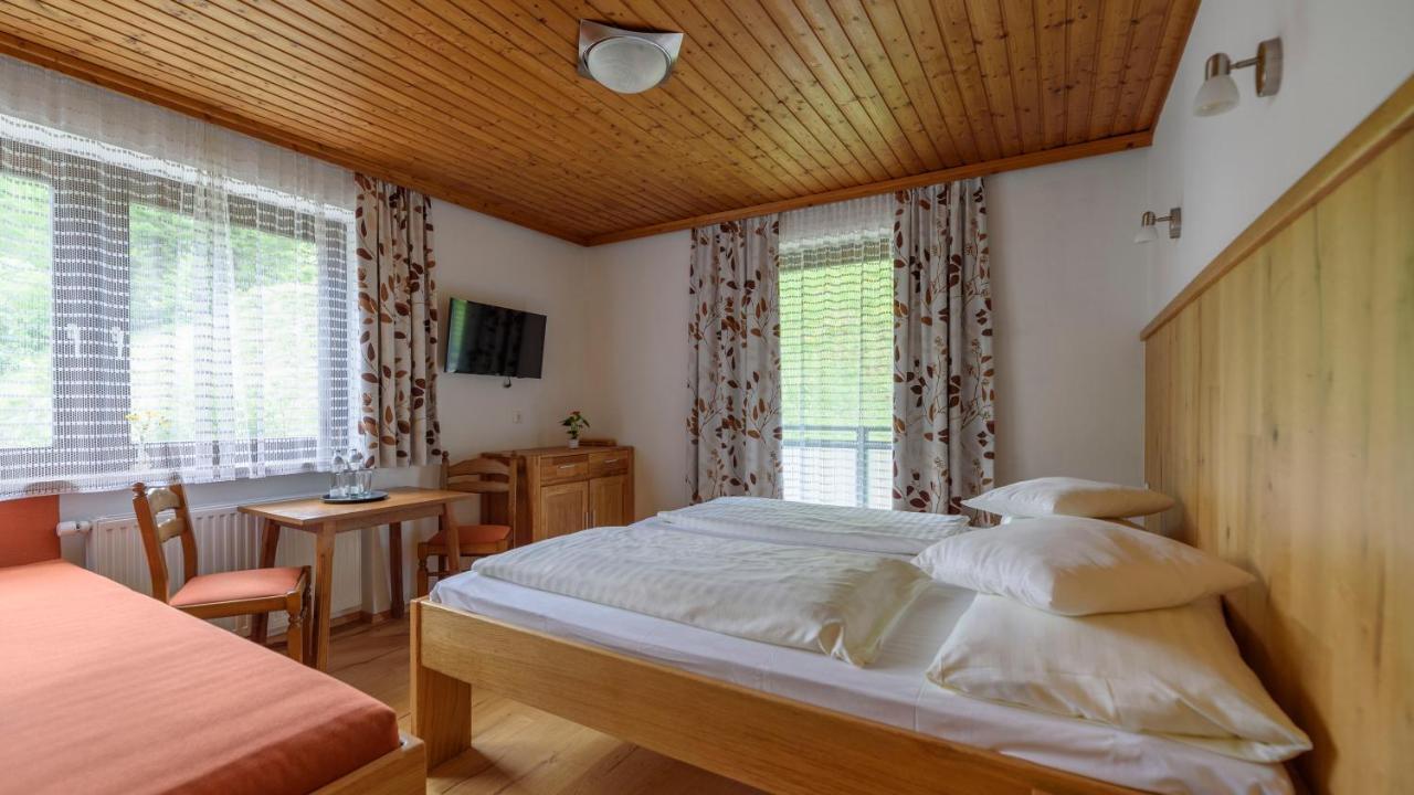 Hotel Landhaus Ausswinkl Russbach am Pass Gschütt Eksteriør billede