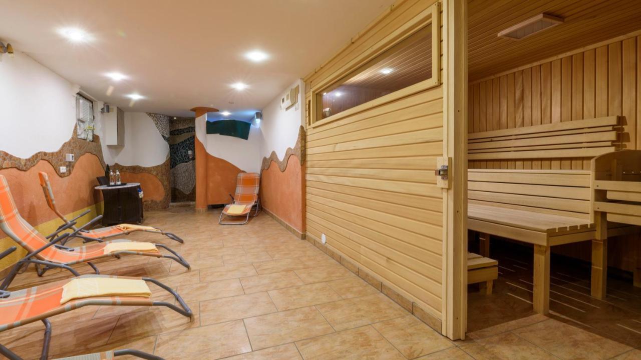 Hotel Landhaus Ausswinkl Russbach am Pass Gschütt Eksteriør billede
