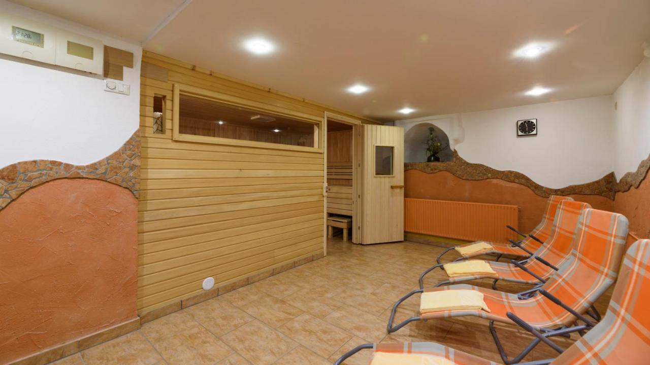 Hotel Landhaus Ausswinkl Russbach am Pass Gschütt Eksteriør billede