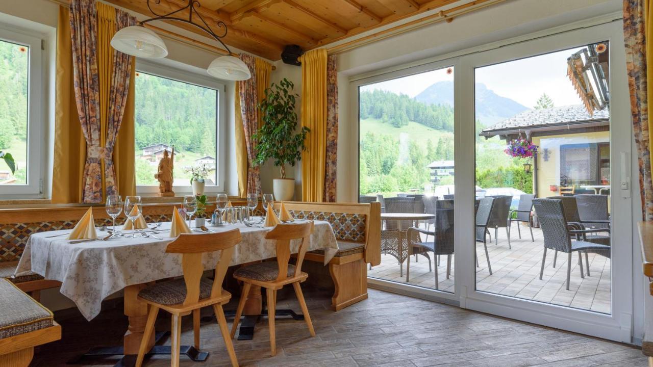 Hotel Landhaus Ausswinkl Russbach am Pass Gschütt Eksteriør billede
