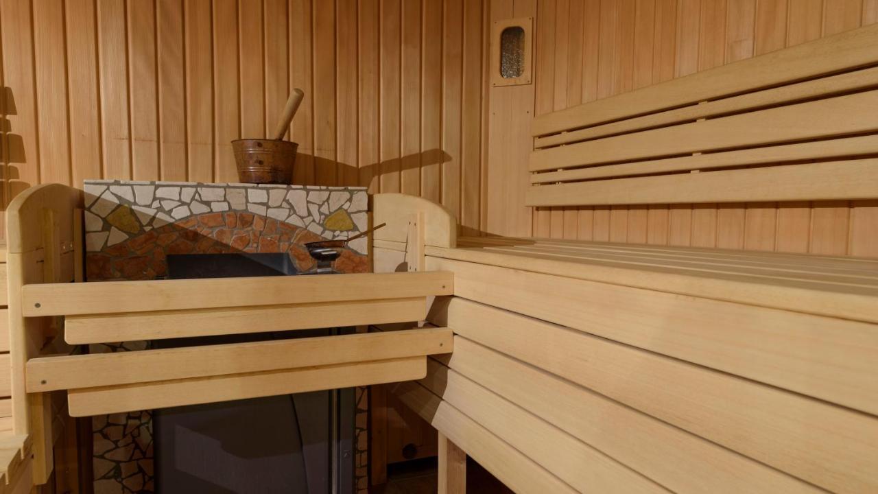 Hotel Landhaus Ausswinkl Russbach am Pass Gschütt Eksteriør billede