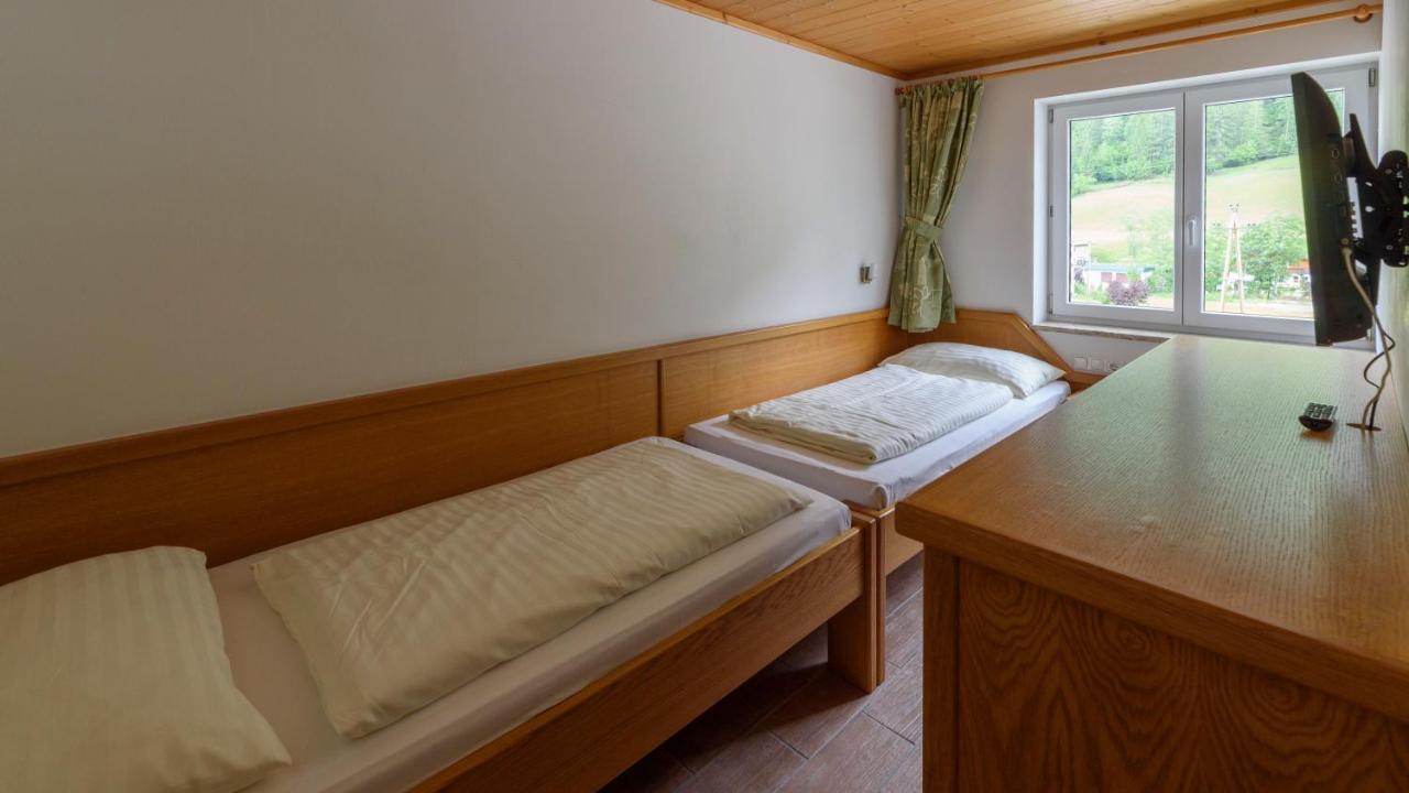 Hotel Landhaus Ausswinkl Russbach am Pass Gschütt Eksteriør billede