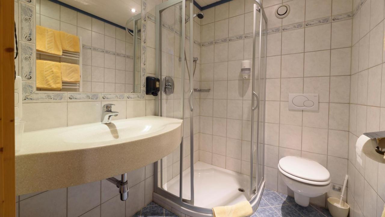 Hotel Landhaus Ausswinkl Russbach am Pass Gschütt Eksteriør billede