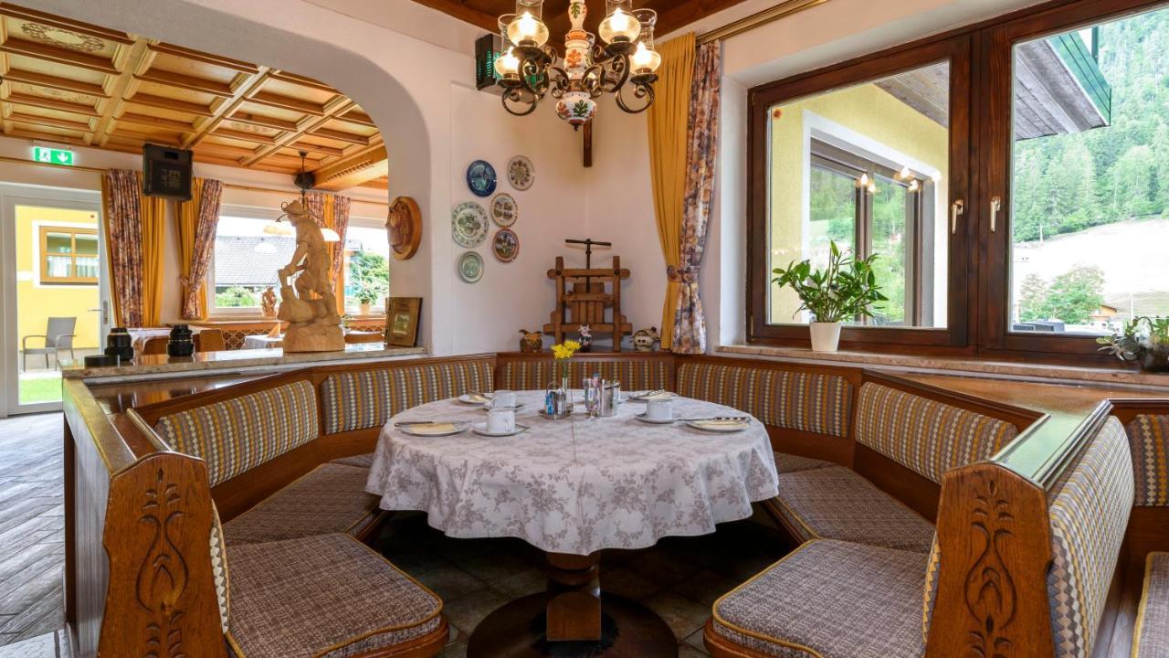 Hotel Landhaus Ausswinkl Russbach am Pass Gschütt Eksteriør billede