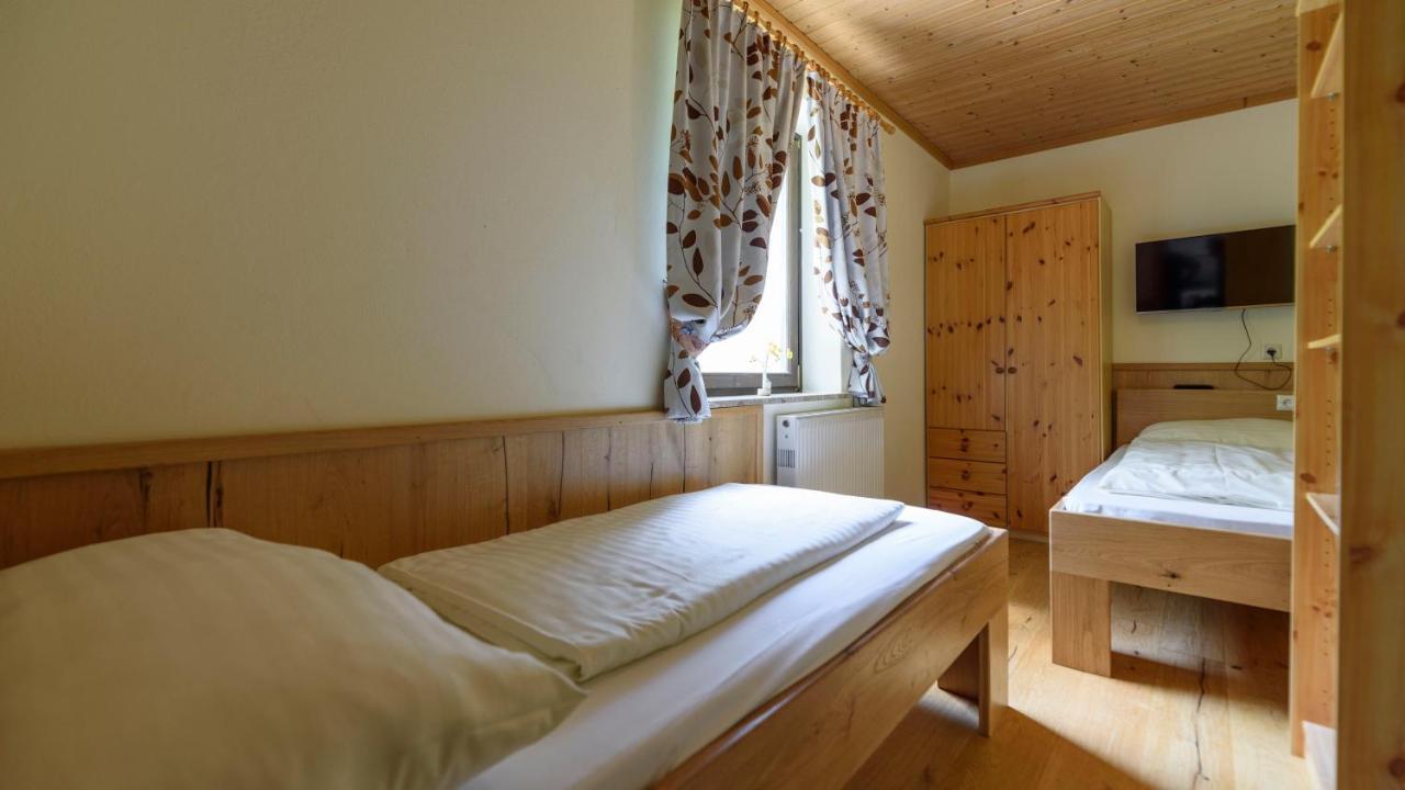 Hotel Landhaus Ausswinkl Russbach am Pass Gschütt Eksteriør billede