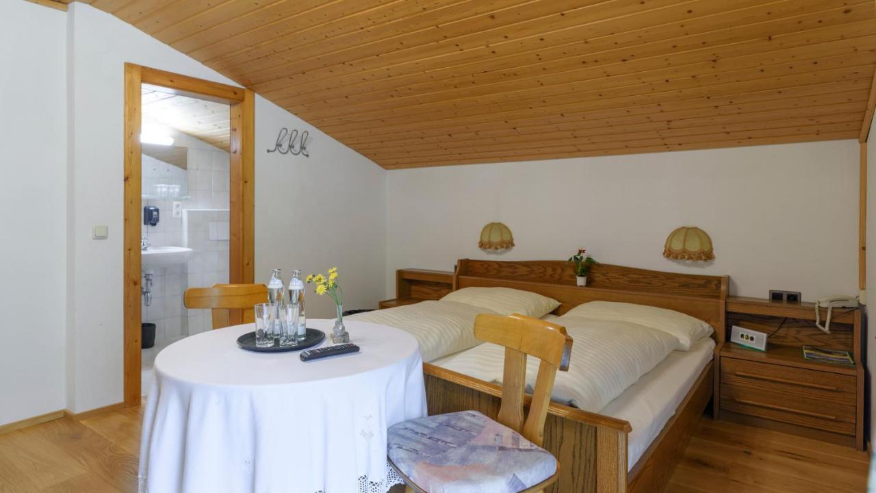 Hotel Landhaus Ausswinkl Russbach am Pass Gschütt Eksteriør billede