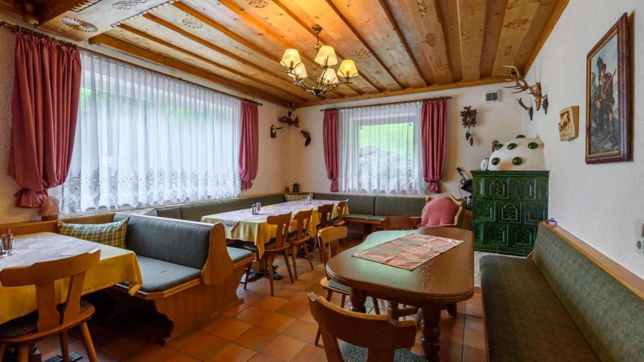 Hotel Landhaus Ausswinkl Russbach am Pass Gschütt Eksteriør billede