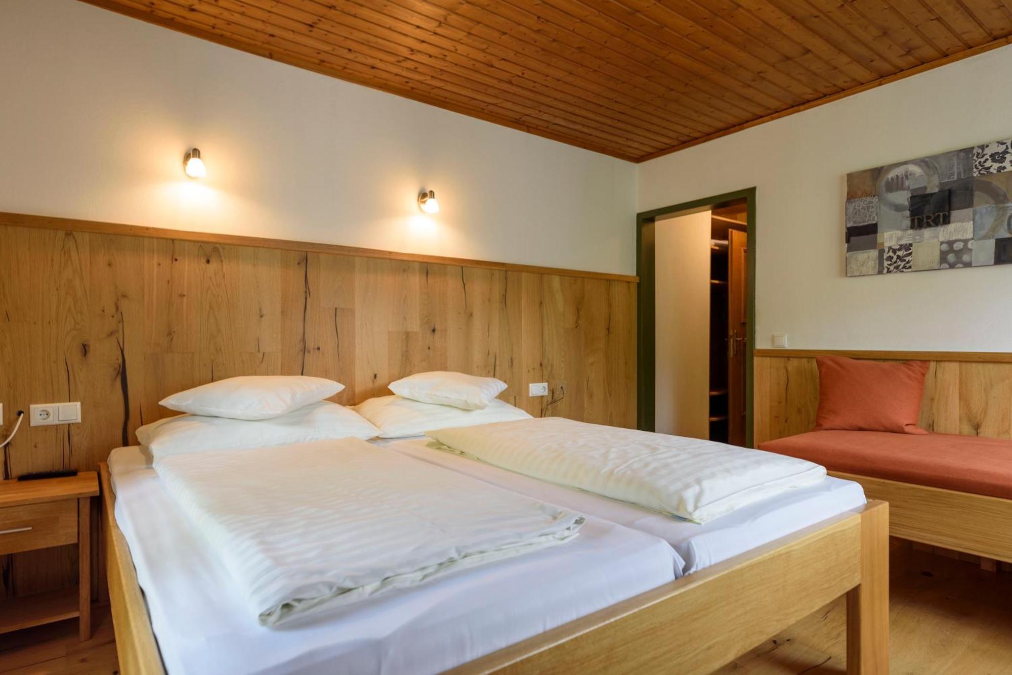 Hotel Landhaus Ausswinkl Russbach am Pass Gschütt Eksteriør billede